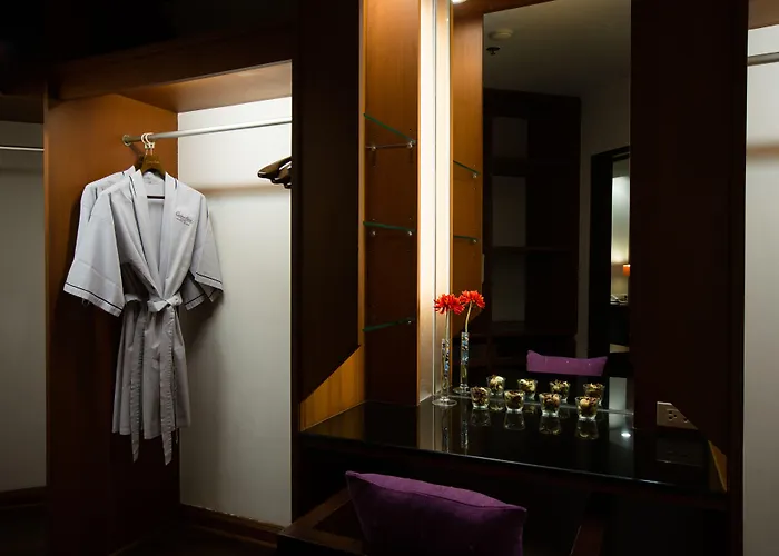 Centre Point Pratunam Hotel 4*